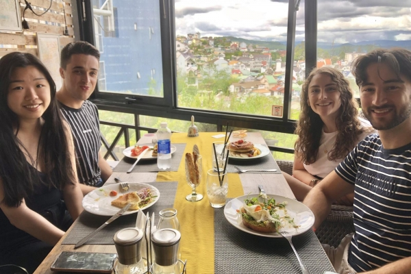 Fantastic view, beautiful food and would recommend to visit in Dalat. Lovely delicious food and would recommend the crepes and eggs Benedict.